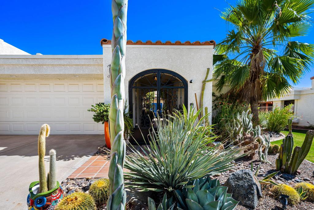 49520 Avenida Vista Bonita