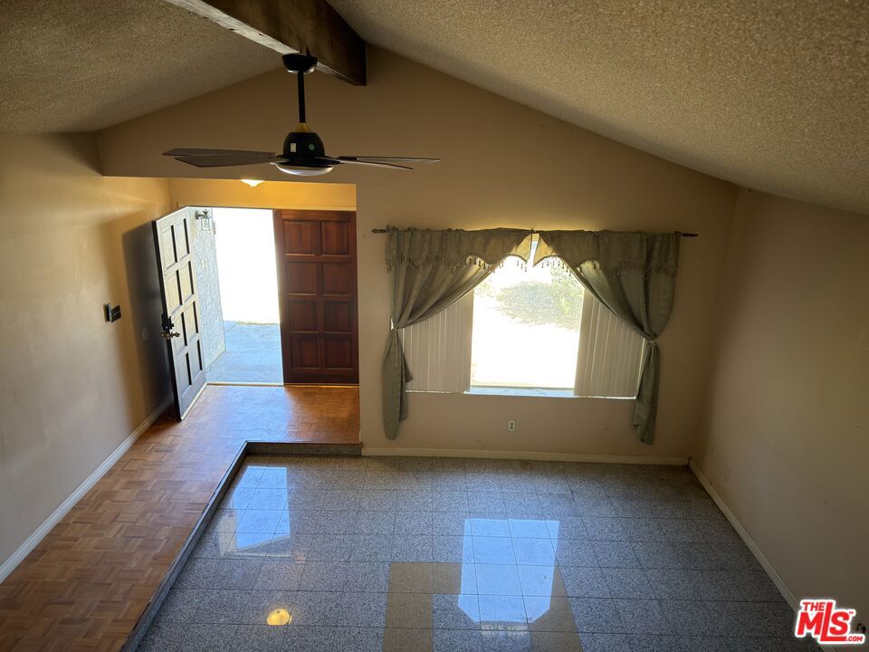 5301 Eastridge Court