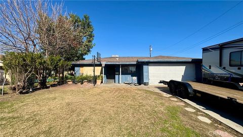 Photo of 2200 Julian Ave, Bakersfield, CA 93304 (MLS # SR26006422)