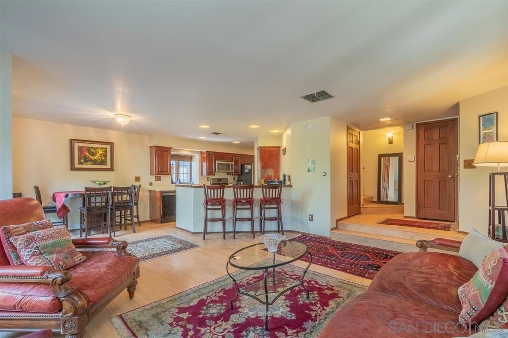 8642 Villa La Jolla Dr 1