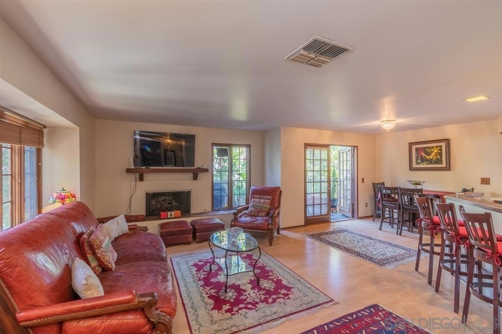 8642 Villa La Jolla Dr 1