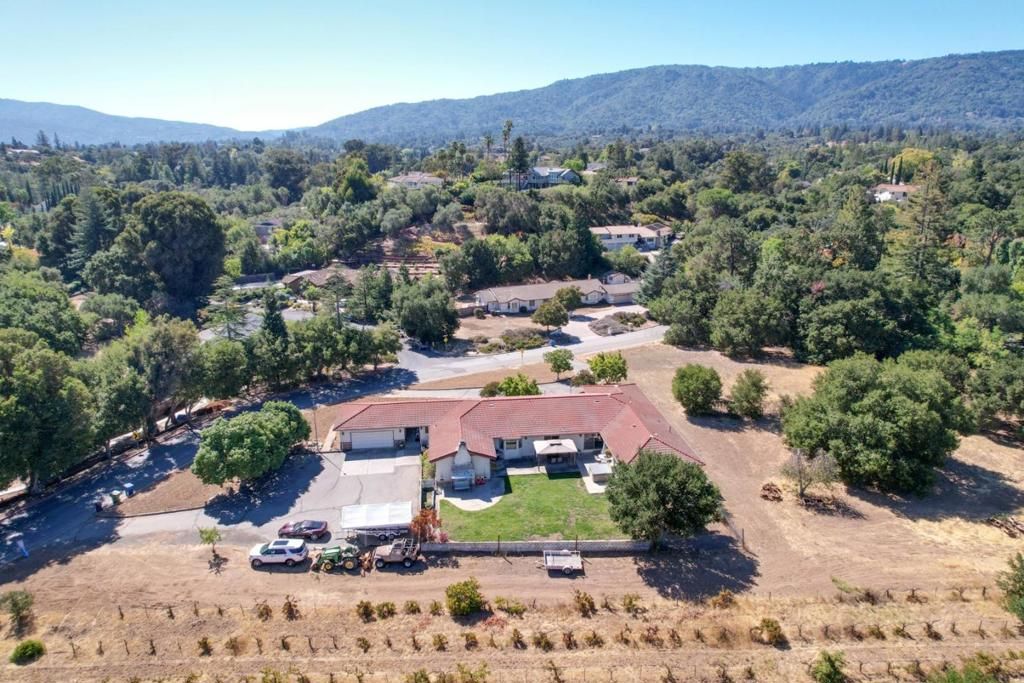 Photo of 14001 Chester Avenue, Saratoga, CA 95070 (MLS # ML82023674)