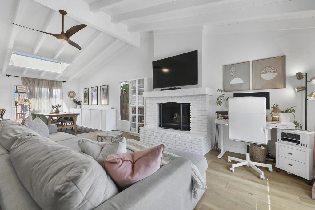 51685 Avenida Herrera