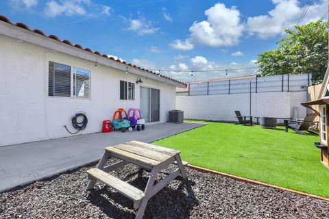 Tiny photo for 51685 Avenida Herrera, La Quinta, CA 92253 (MLS # 219146803DA)