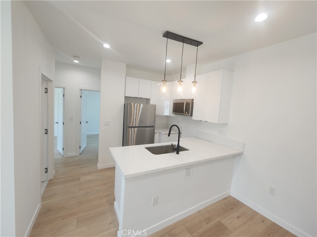Newly Built 2-Bedroom ADU in North Hollywood
Available now, this newly built 2-bedroom, 1-bath ADU offers 600 sq. ft. of modern, comfortable living. The unit features a wall unit for cooling, a wall furnace for heating, and convenient in-unit laundry. Cats and small dogs are welcome. Enjoy the charm and privacy of this brand-new accessory dwelling unit in a prime North Hollywood location. Contact the manager today for more details or to schedule a showing.