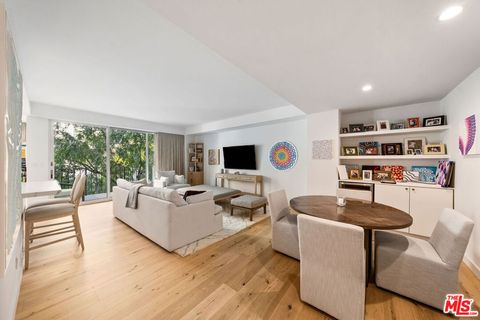 Photo of 818 N Doheny Drive #401, West Hollywood, CA 90069 (MLS # 26650905)