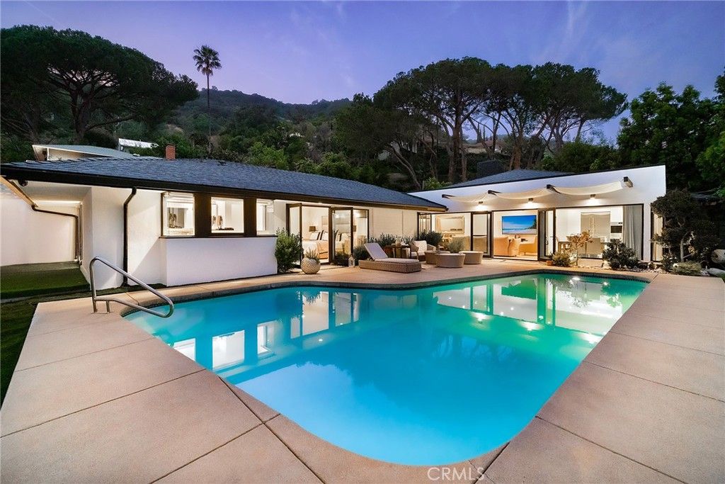 Photo of 9621 Cedarbrook Dr, Beverly Hills, CA 90210 (MLS # PW26074456)