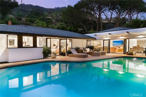 Photo of 9621 Cedarbrook Dr, Beverly Hills, CA 90210 (MLS # PW26074456)