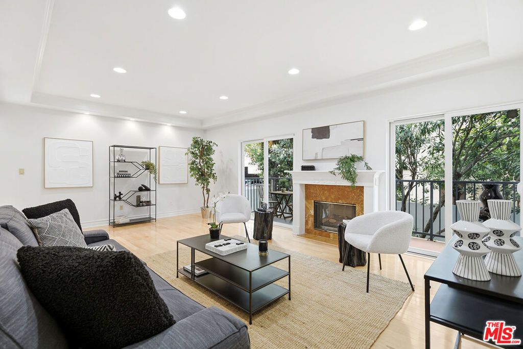 Photo of 1712 S Barrington Avenue #5, Los Angeles, CA 90025 (MLS # 26669533)