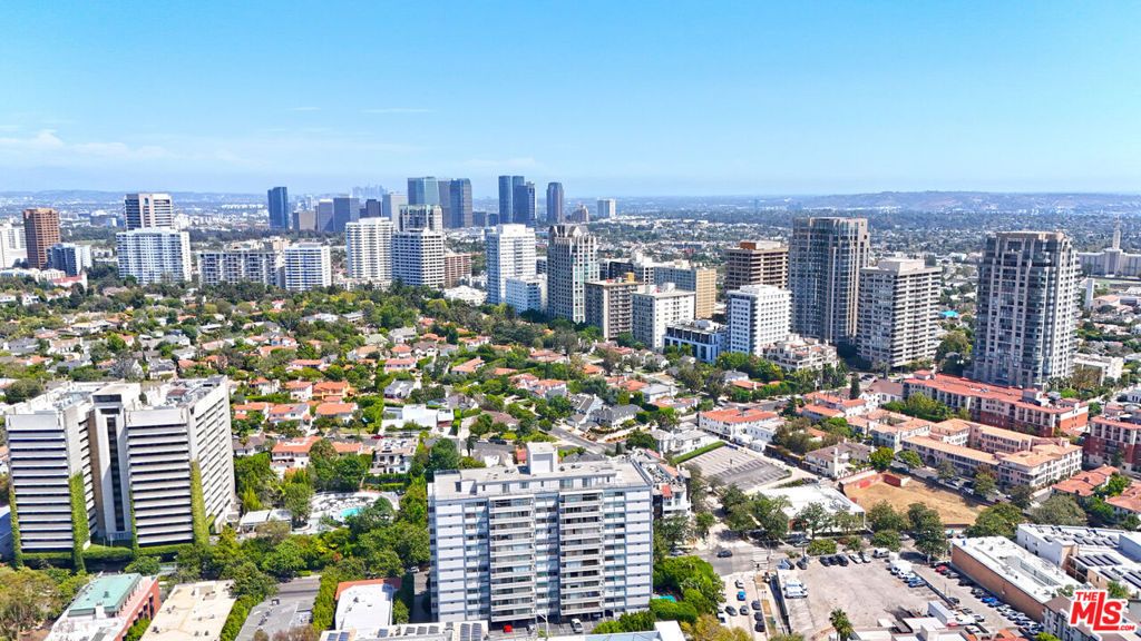 Photo of 969 Hilgard Avenue #1008, Los Angeles, CA 90024 (MLS # 25583205)