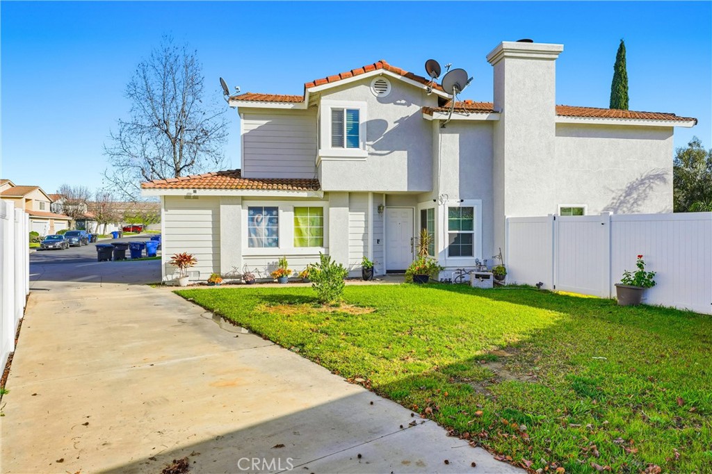 7639 Hillhurst