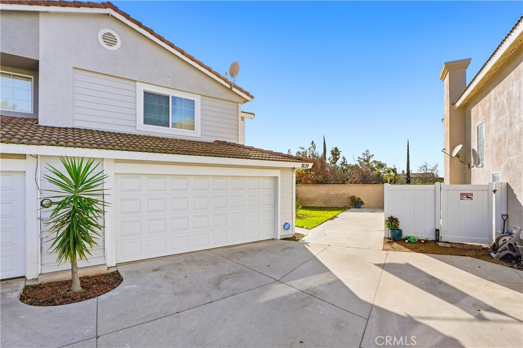 7639 Hillhurst