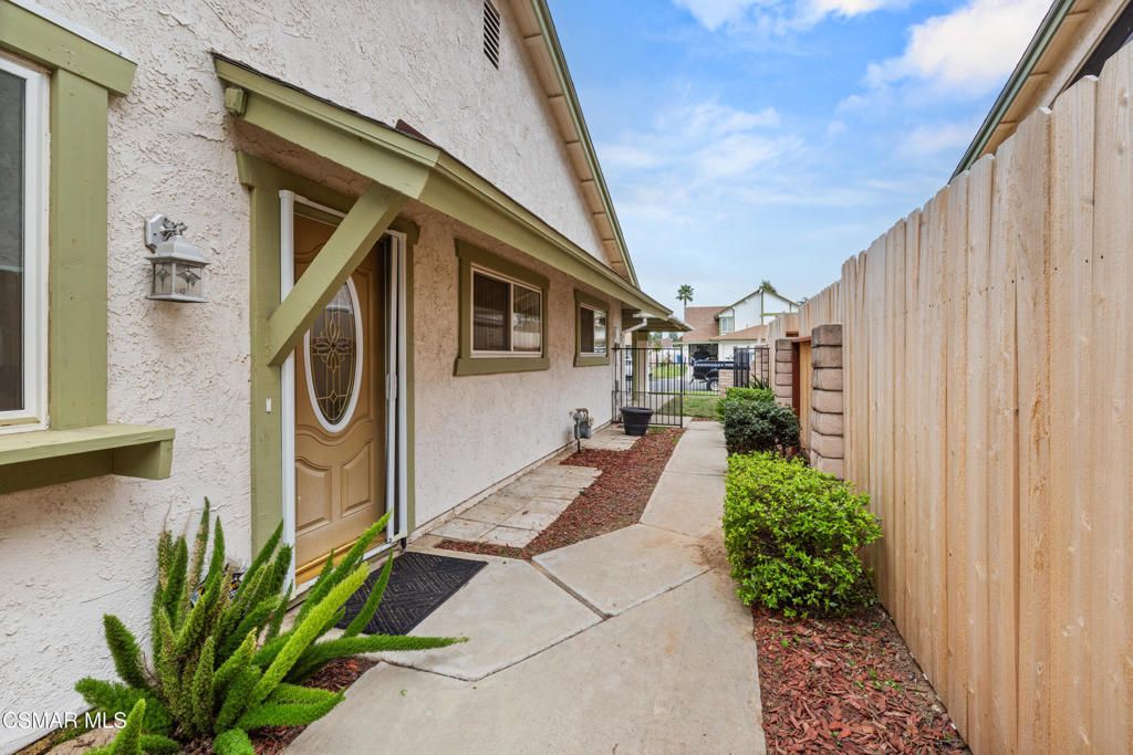 Photo of 2044 Covington Avenue, Simi Valley, CA 93065 (MLS # 225006006)