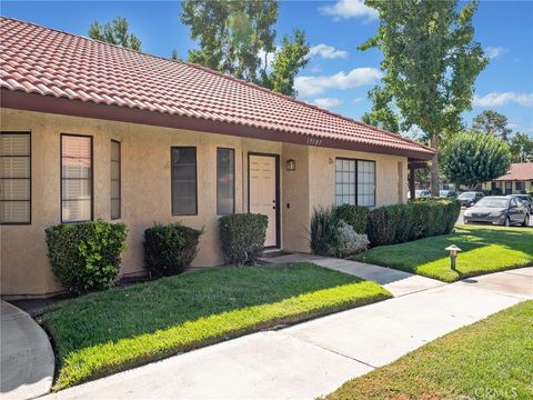 19183 Elm Dr Apple Valley CA 92308