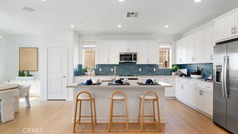 Photo of 1722 Eagle Road, Rialto, CA 92376 (MLS # SW25271804)