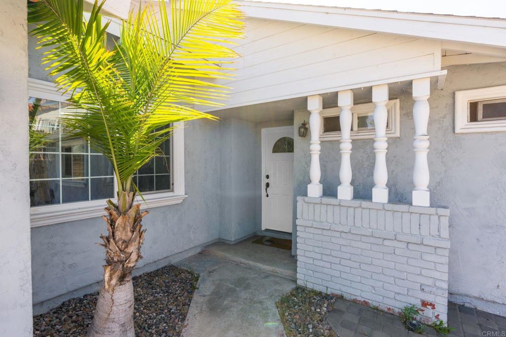 2851 Dahlia Avenue