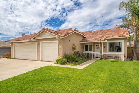 Photo of 3338 N Silver Berry Drive, Rialto, CA 92377 (MLS # CV25254762)