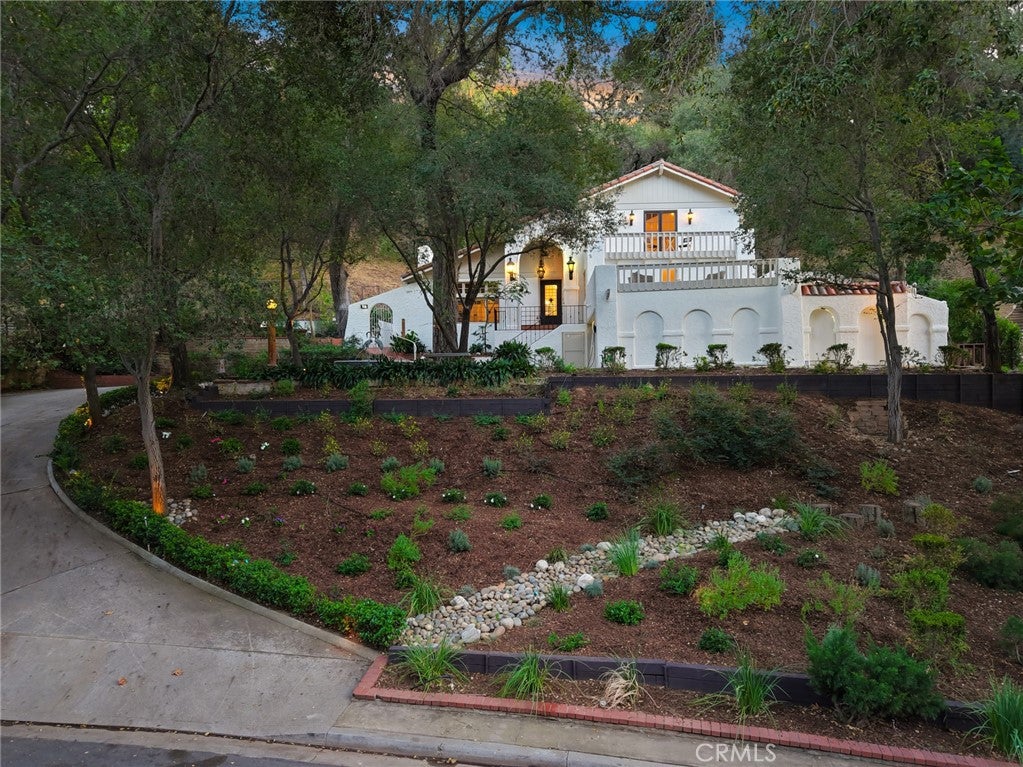 16 Hidden Valley Road