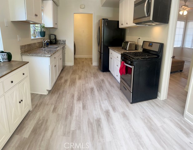 11529 De Celis Place
