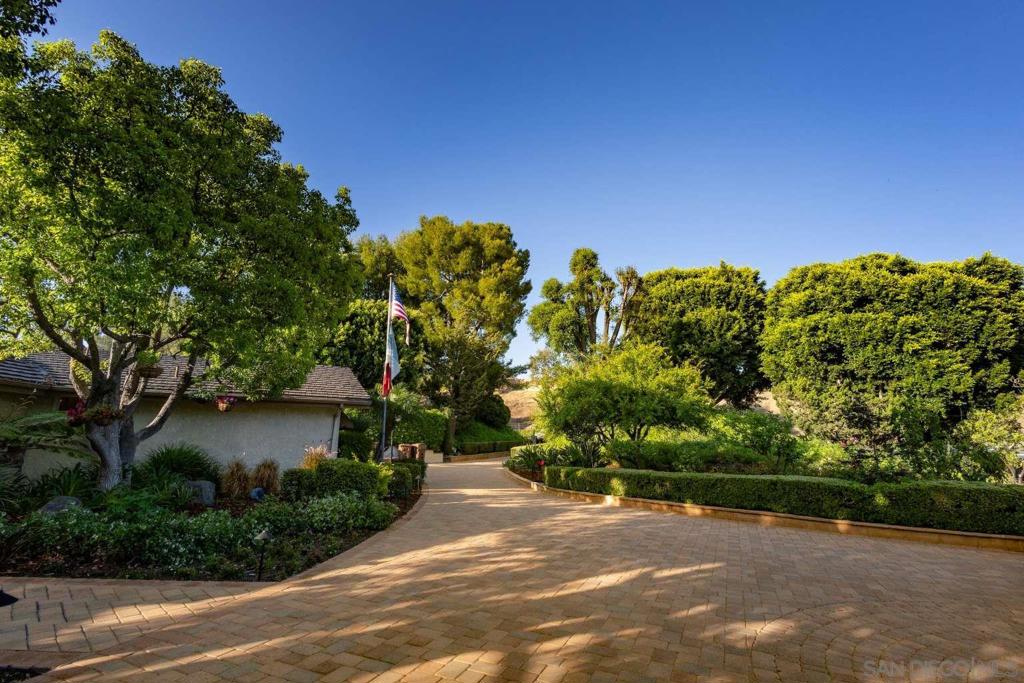 5553 Scenic View Dr