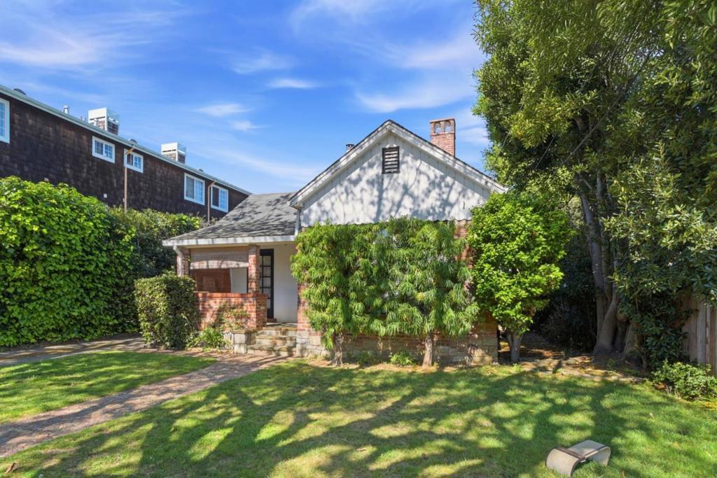 608 Peninsula Avenue