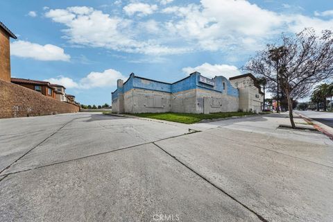 Photo of 2204 S Garey Avenue, Pomona, CA 91766 (MLS # TR26057038)