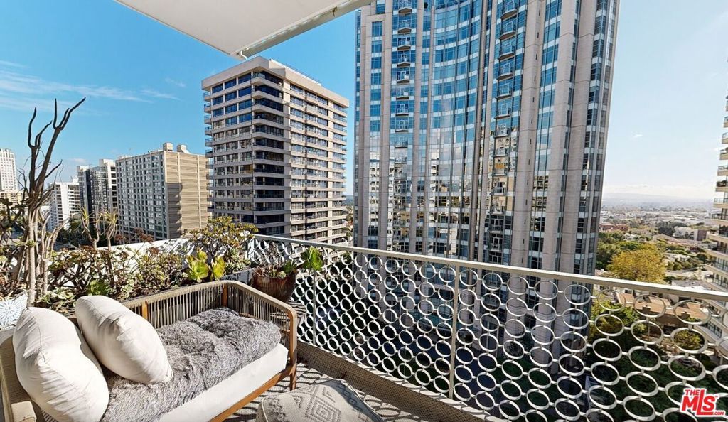 Photo of 10787 Wilshire Boulevard #1102, Los Angeles, CA 90024 (MLS # 26643235)