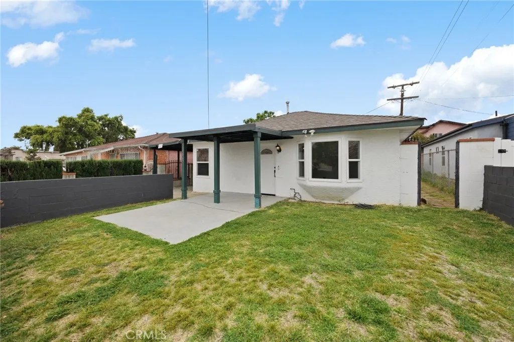 Los Angeles, California 90061, United States, 3 Bedrooms Bedrooms, ,1 BathroomBathrooms,Residential,Active,119537