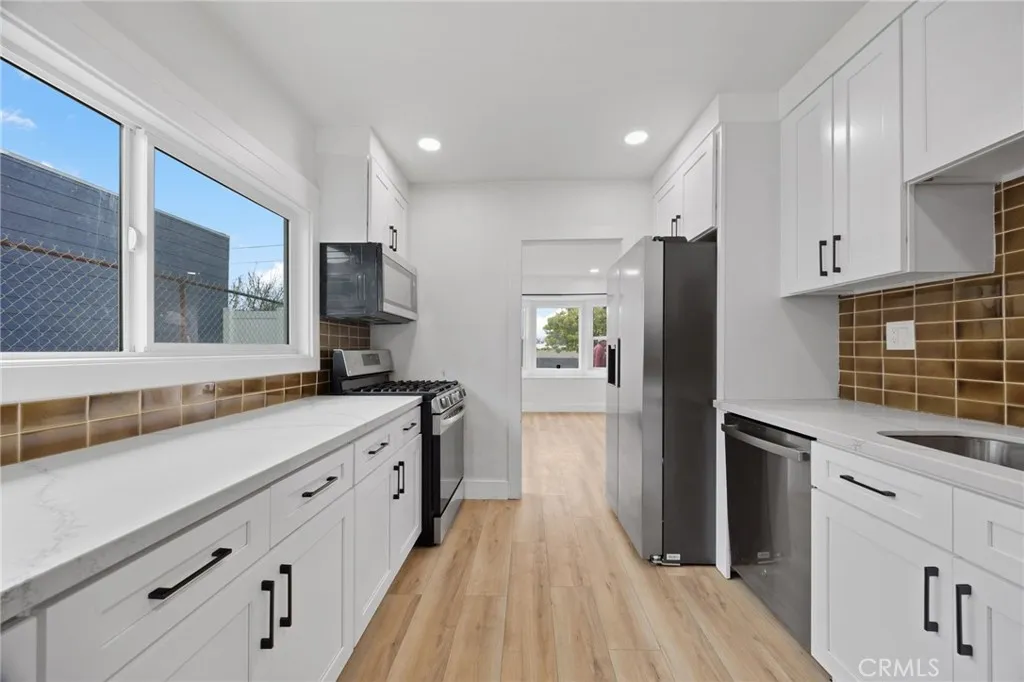 Los Angeles, California 90061, United States, 3 Bedrooms Bedrooms, ,1 BathroomBathrooms,Residential,Active,119537