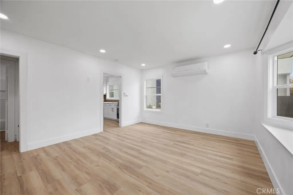 Los Angeles, California 90061, United States, 3 Bedrooms Bedrooms, ,1 BathroomBathrooms,Residential,Active,119537