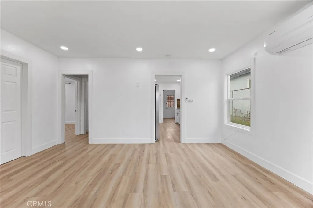 Los Angeles, California 90061, United States, 3 Bedrooms Bedrooms, ,1 BathroomBathrooms,Residential,Active,119537