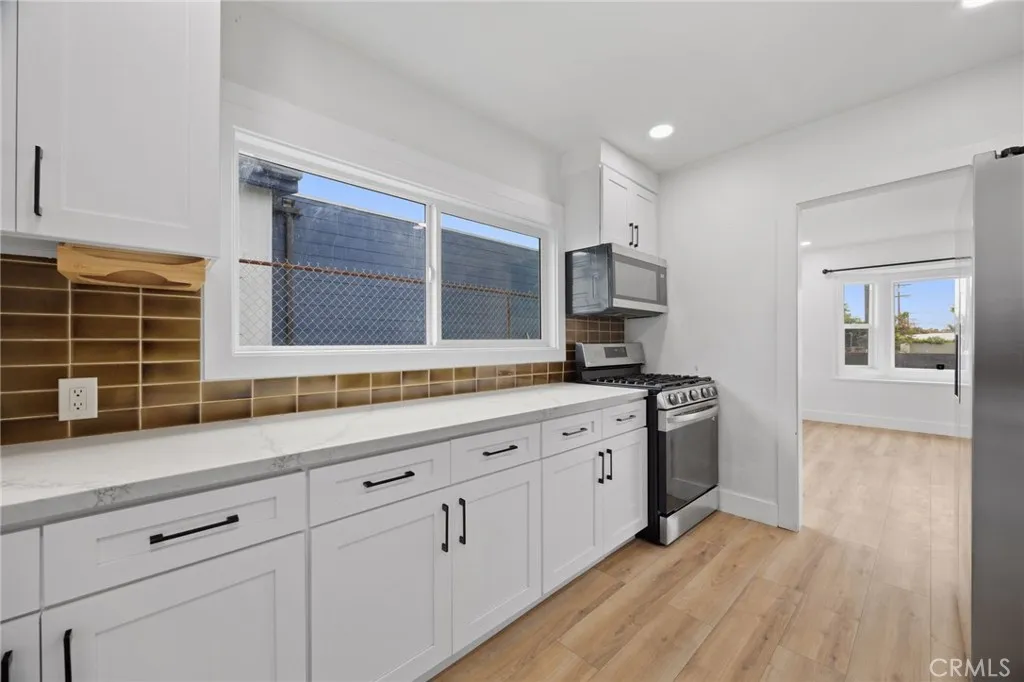 Los Angeles, California 90061, United States, 3 Bedrooms Bedrooms, ,1 BathroomBathrooms,Residential,Active,119537