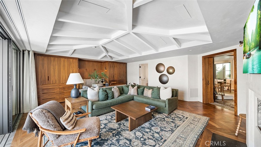 Emerald Bay (EB) - Residential Lease