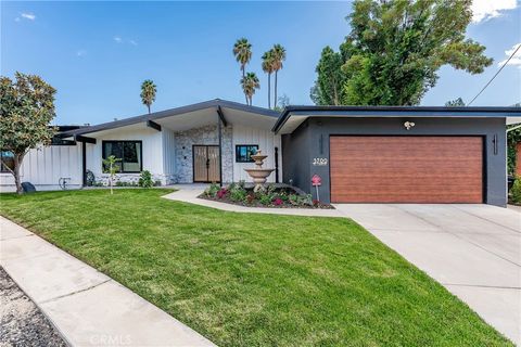 5700 El Canon Avenue Woodland Hills CA 91367