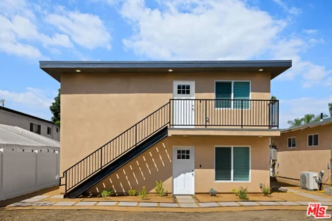 MLS: 26992591