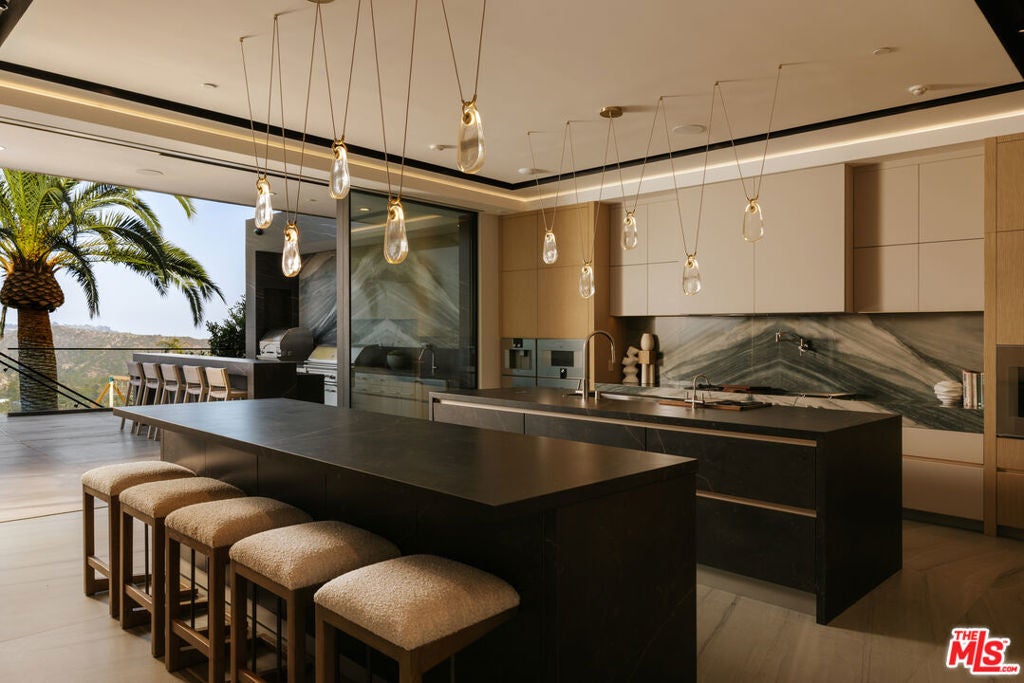 2078 Stradella Road