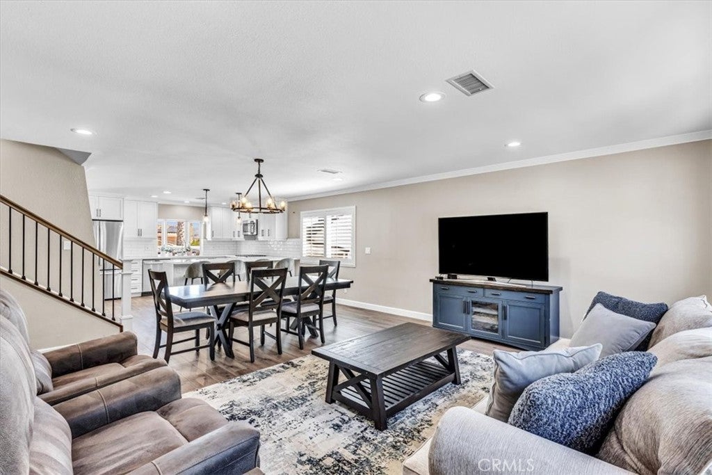 5925 E Tiber