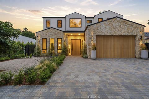Photo of 4447 Matilija AVE, Sherman Oaks, CA 91423 (MLS # SR26185565)