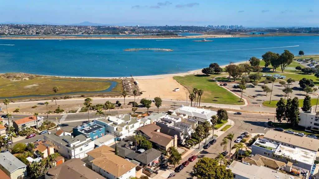 San Diego, California 92109, United States, 2 Bedrooms Bedrooms, ,3 BathroomsBathrooms,Residential,Active,233086