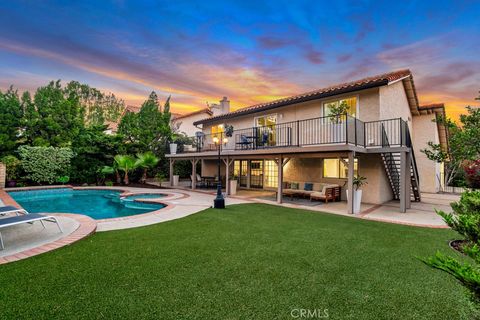 Photo of 19208 Vista Grande WAY, Northridge, CA 91326 (MLS # SR26148493)