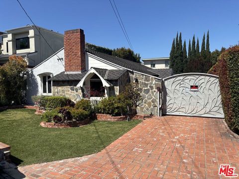 Photo of 3207 Cheviot Vista Place, Los Angeles, CA 90034 (MLS # 26773993)