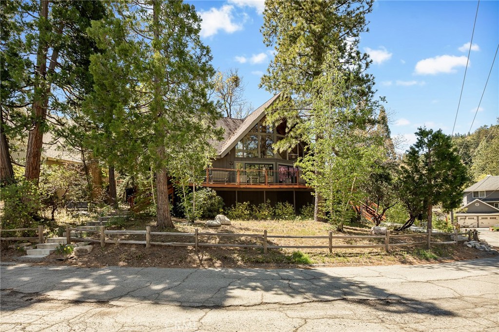 26489 Hillcrest Lane
