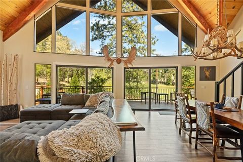 Photo of 26489 Hillcrest, Lake Arrowhead, CA 92352 (MLS # IG26075435)