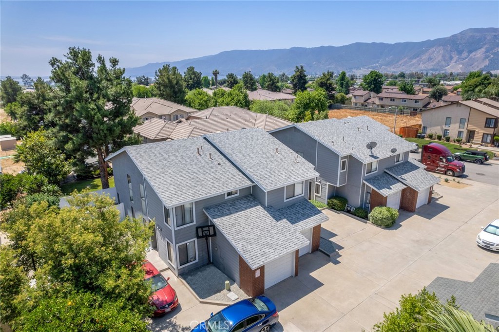 655 657 Woodcrest Drive