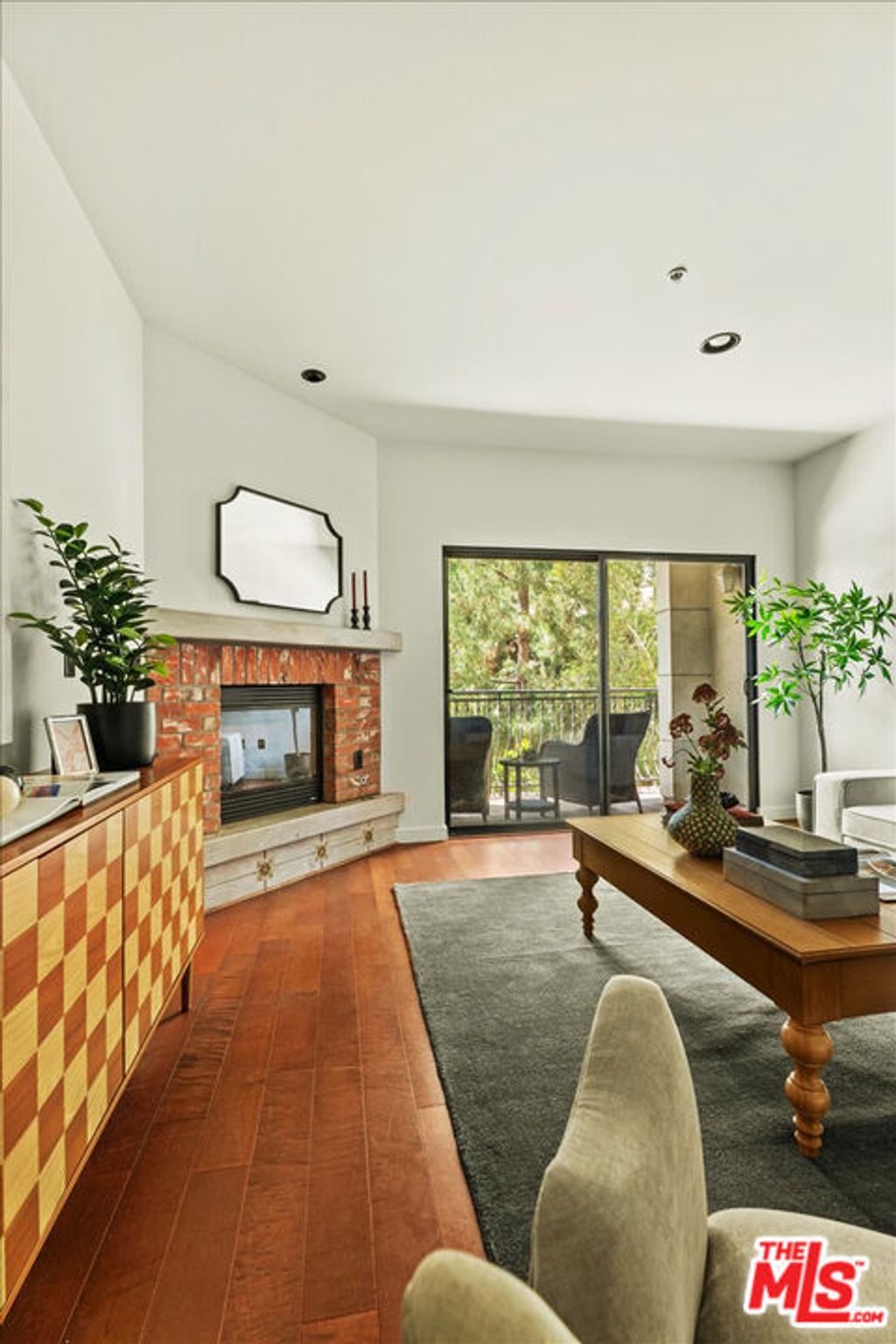 Photo of 417 S Westmoreland Avenue #404, Los Angeles, CA 90020 (MLS # 26732407)