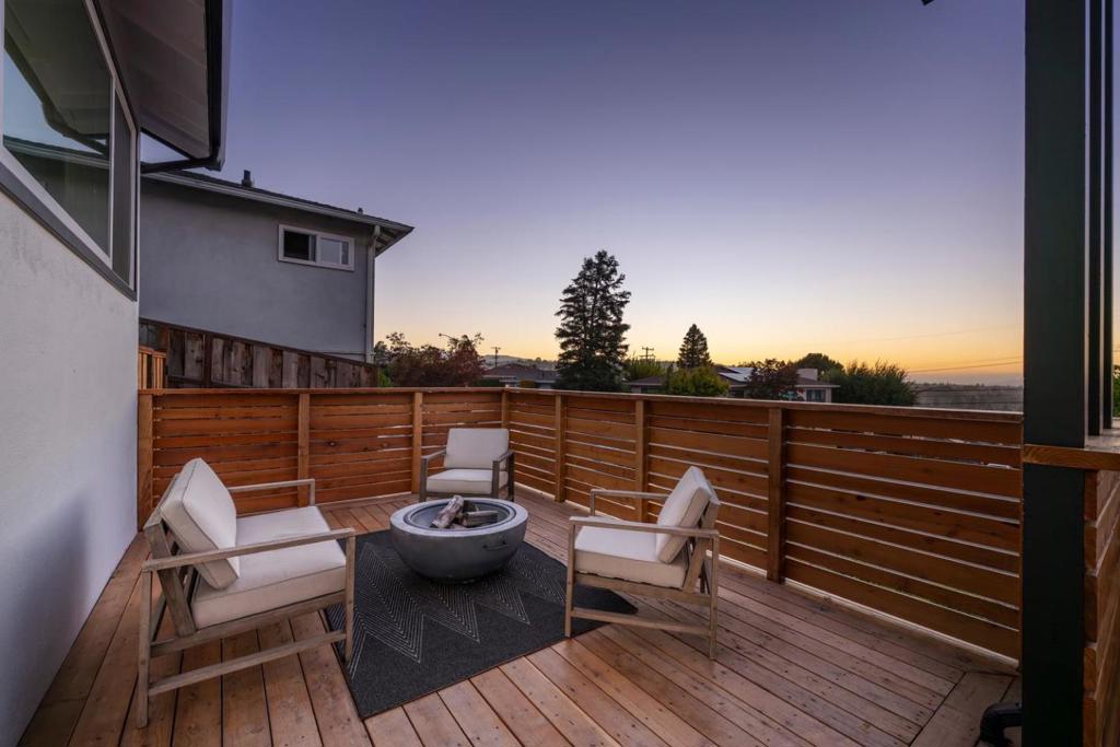 351 Rolling Hills Avenue