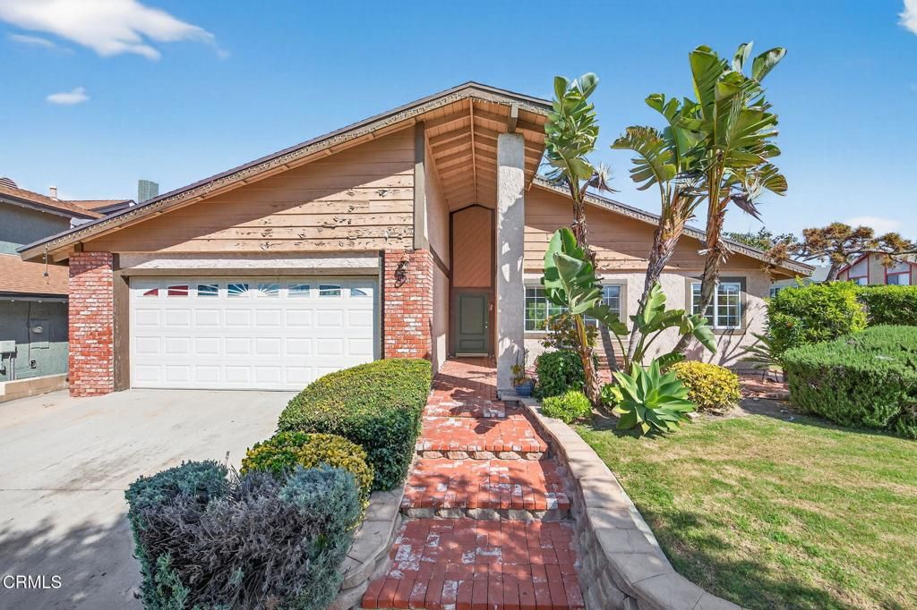 Photo of 901 Indigo Place, Oxnard, CA 93036 (MLS # V1-35218)