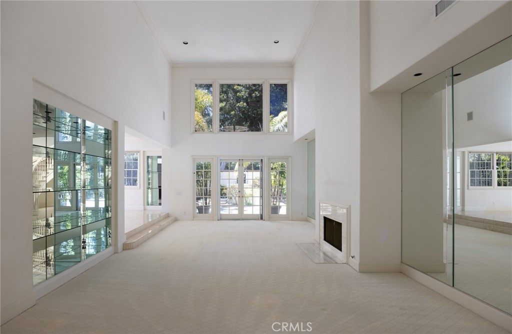 Photo of 2 Chatham Court, Newport Beach, CA 92660 (MLS # OC26090994)