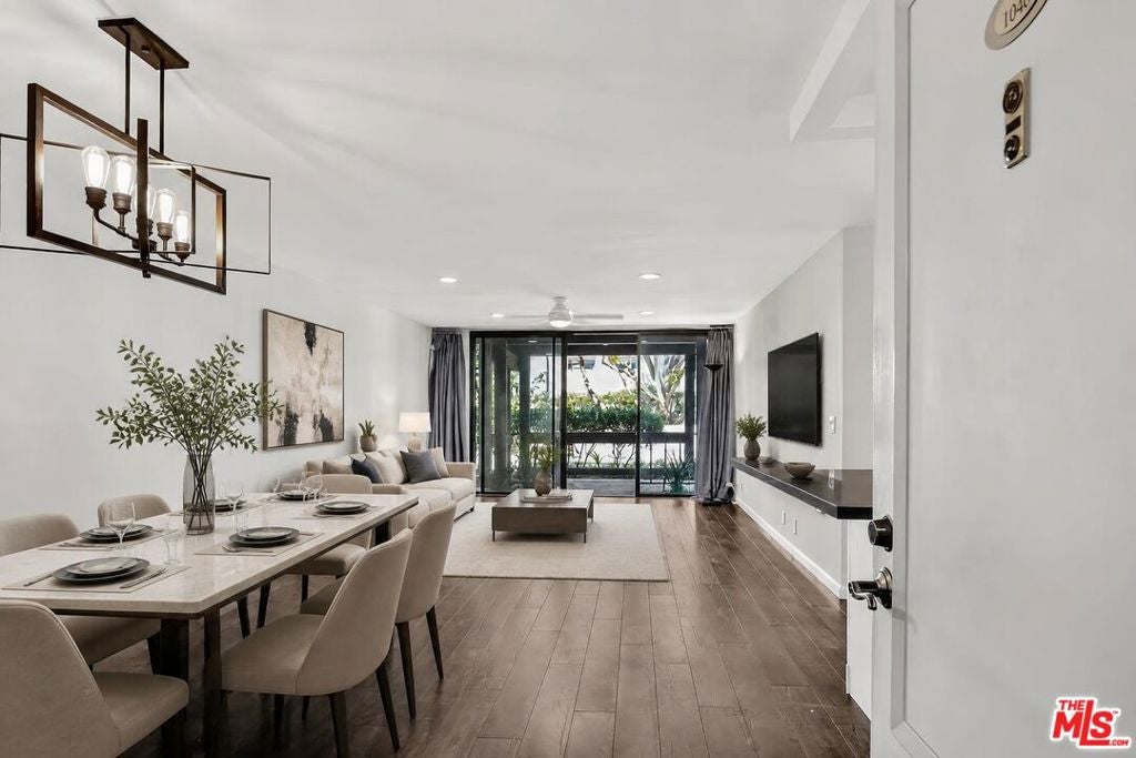 7742 Redlands Street D1046