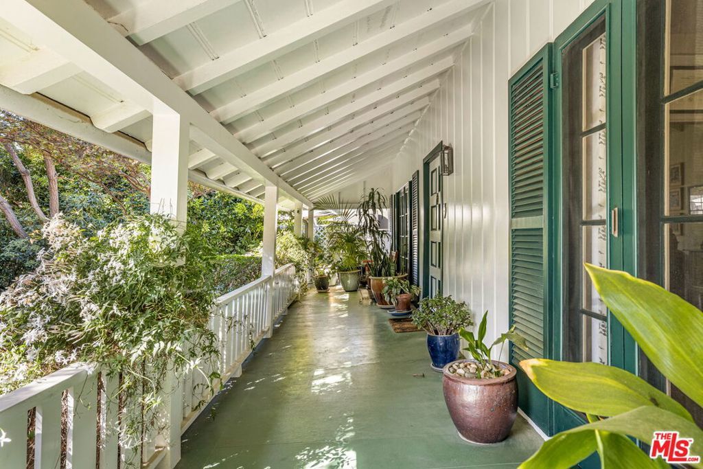 Photo of 431 Lincoln Boulevard, Santa Monica, CA 90402 (MLS # 26645611)